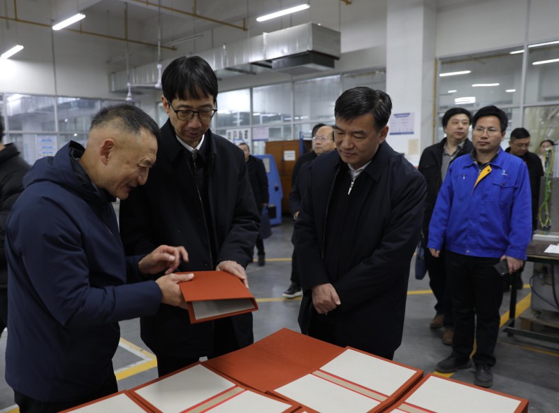 1T2A2084(1).jpg 1T2A2084(1).jpg