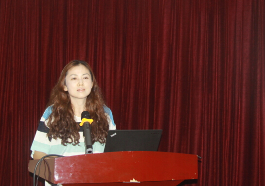 中國(guó)農(nóng)業(yè)出版社數(shù)字出版部主任劉愛芳代表試點(diǎn)單位作發(fā)言